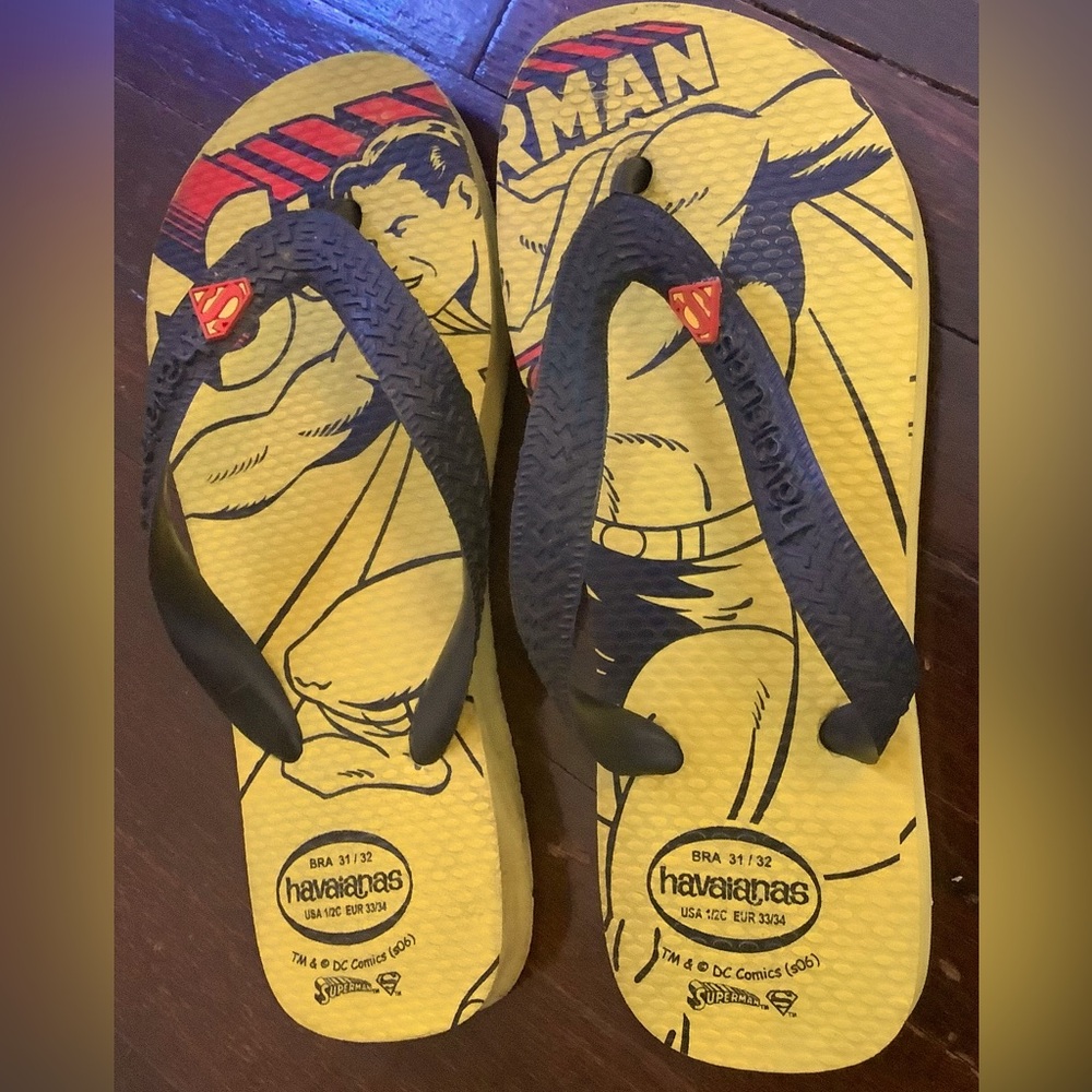 Havaianas & DC Comics Superman kids Flipflops, size 1-2 youth.
